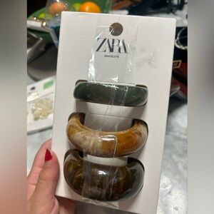 Zara brand new set of bracelets 🤎